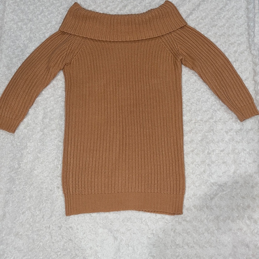 FAVLUX OFF THE SHOULDER SWEATER. Size L in soft rust orange color. EUC.